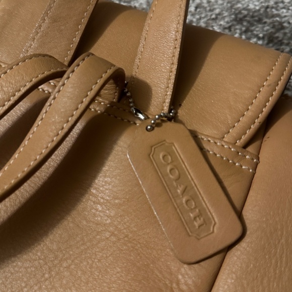 Leather coach backpack - Picture 4 of 8